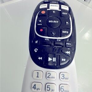 DIRECTV RC73 Remote Control, White (batteries included),Clean , Not Busted Up